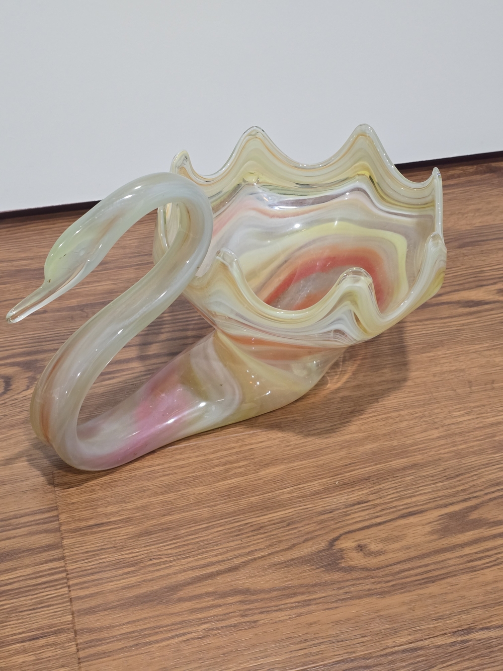 Art Glass Swan Bowl in Pastel Yellow and Pink